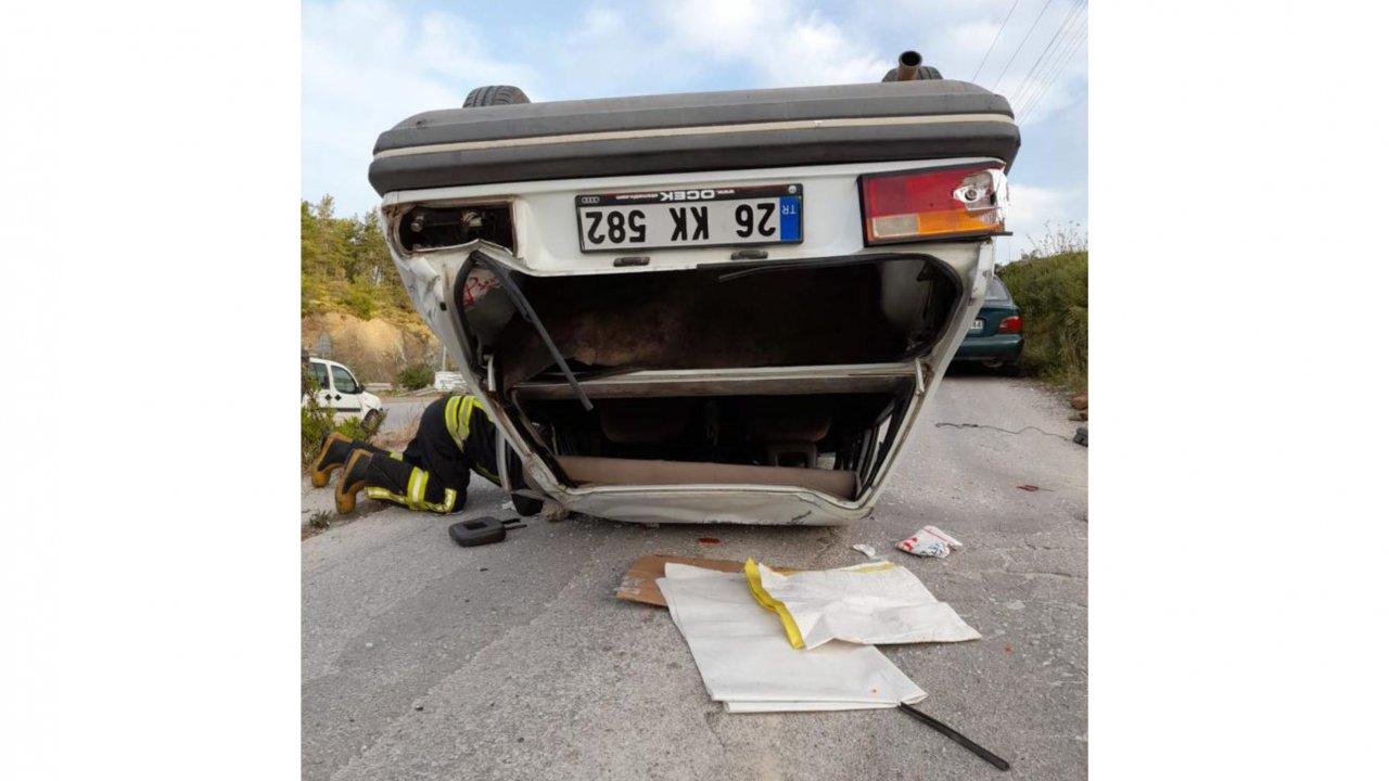 Muğla'da devrilen otomobilde sıkışan sürücü kurtarıldı