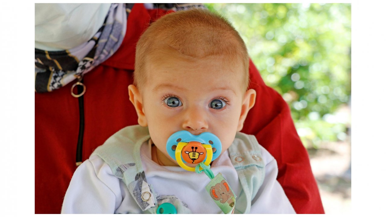 Kovid-19'u yenen beş aylık minik Teoman'ın kalbi artık daha 