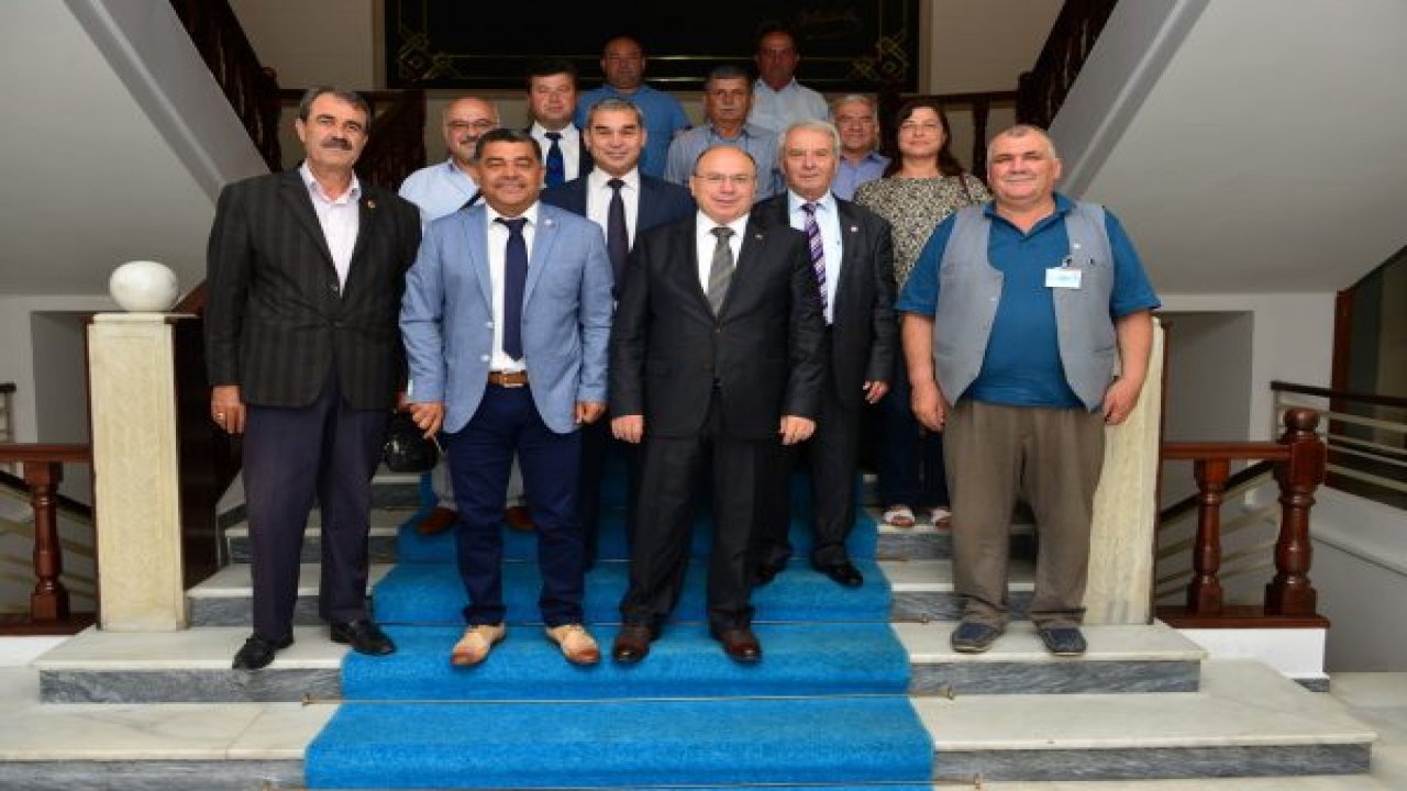 Muhtarlar Derneği Yönetimi Vali Çiçek’i ziyaret etti