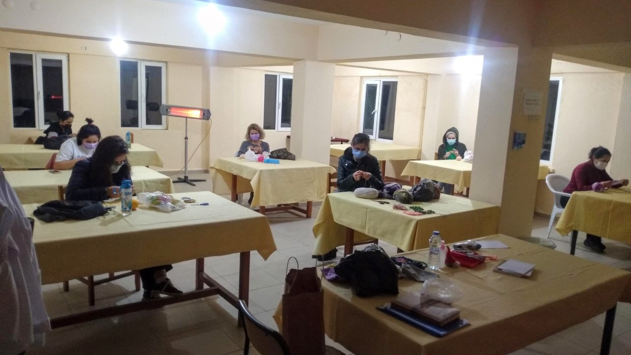 Kadınlar öğrenmeye ve üretmeye devam ediyor
