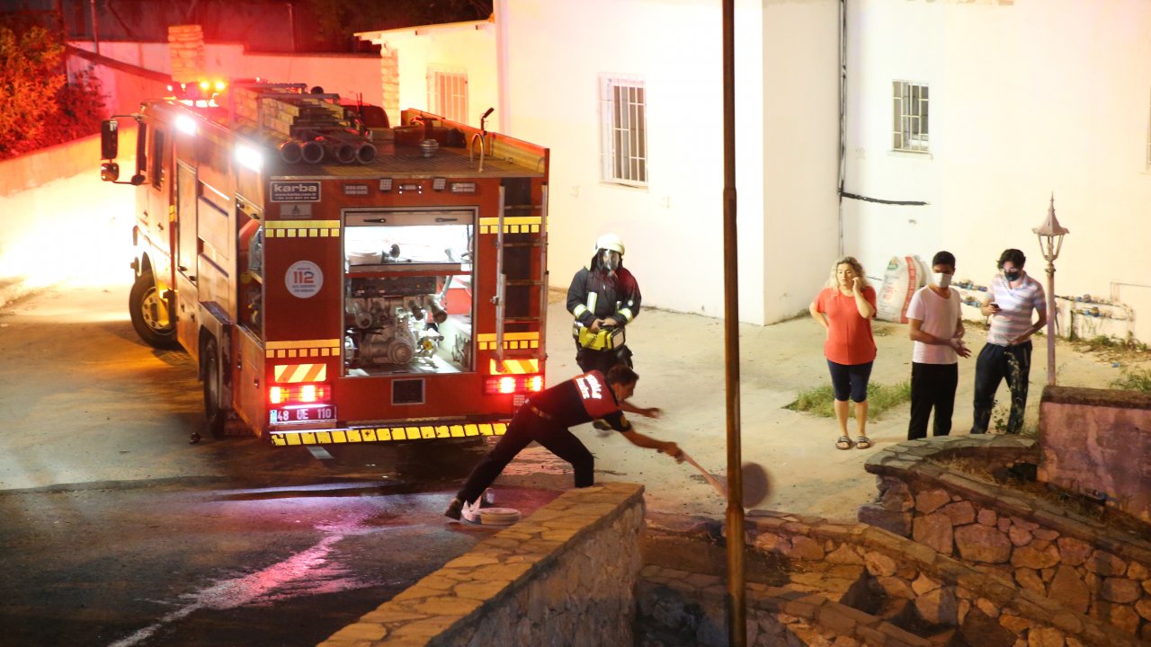 Bodrum Vergi Dairesinde çıkan yangın söndürüldü