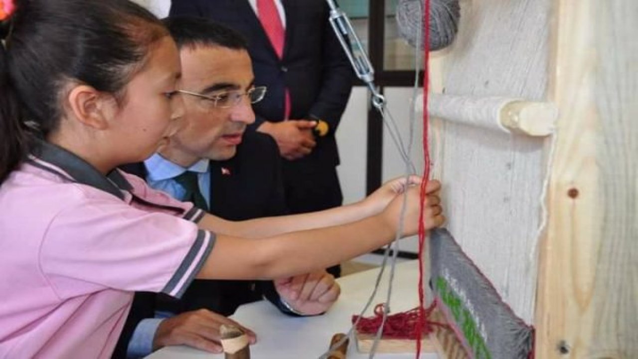 Gelecekleri için ilmek attılar