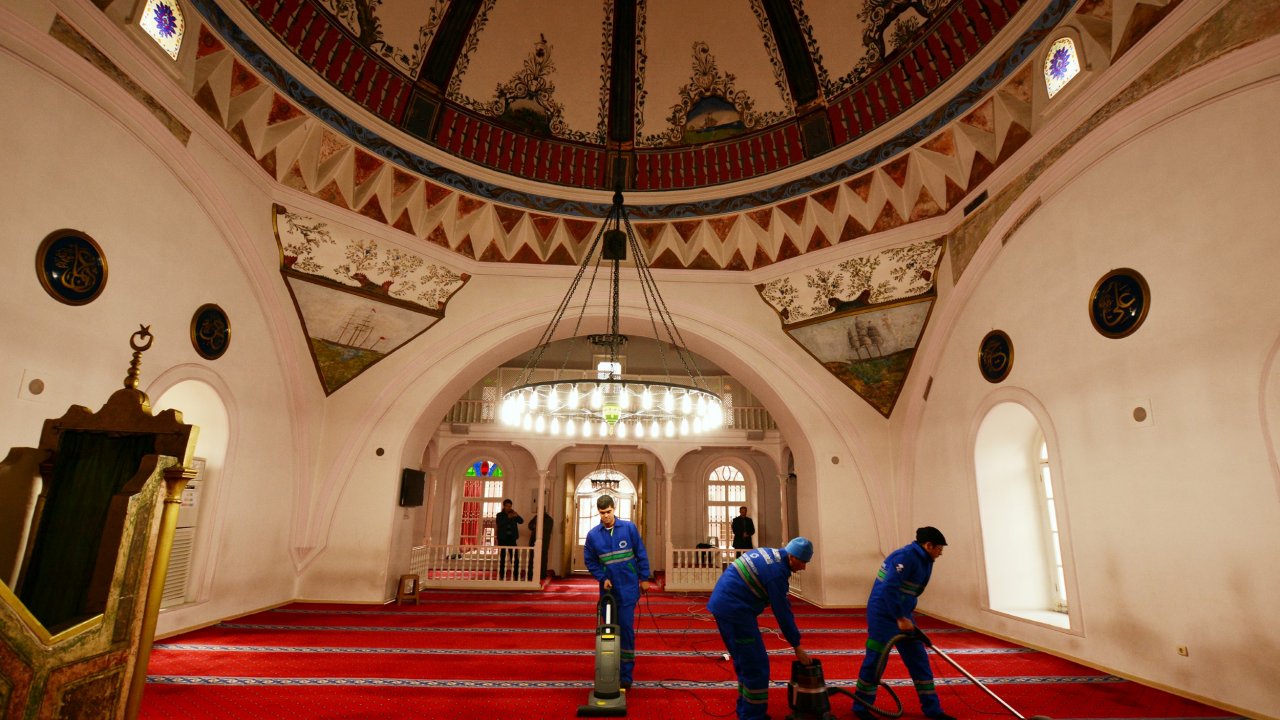 Menteşe’de camilerde temizlik yapıldı