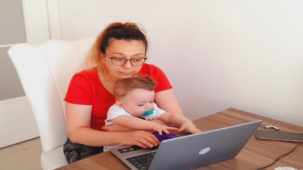 Anneliği araştırmacı kimliği ile bütünleştiriyor