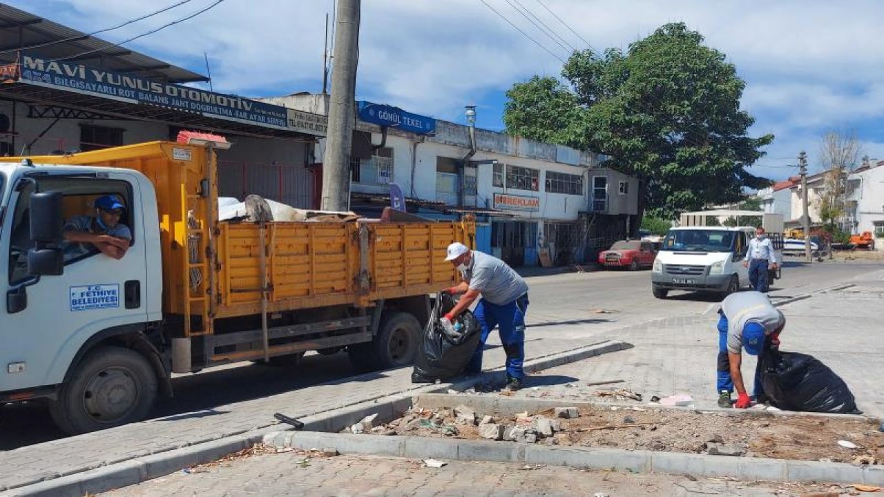 Sanayi sitesinde 10 kamyon atık toplandı