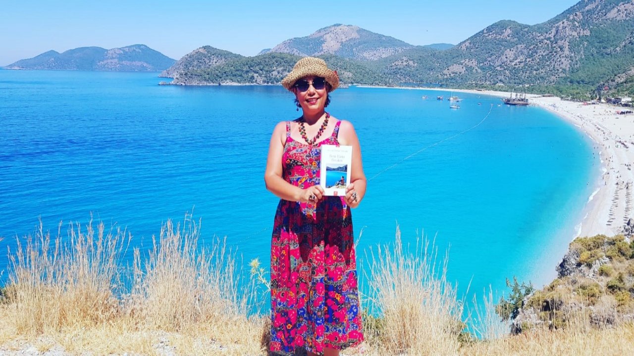 Fethiyeli şair yeni kitabını çıkardı