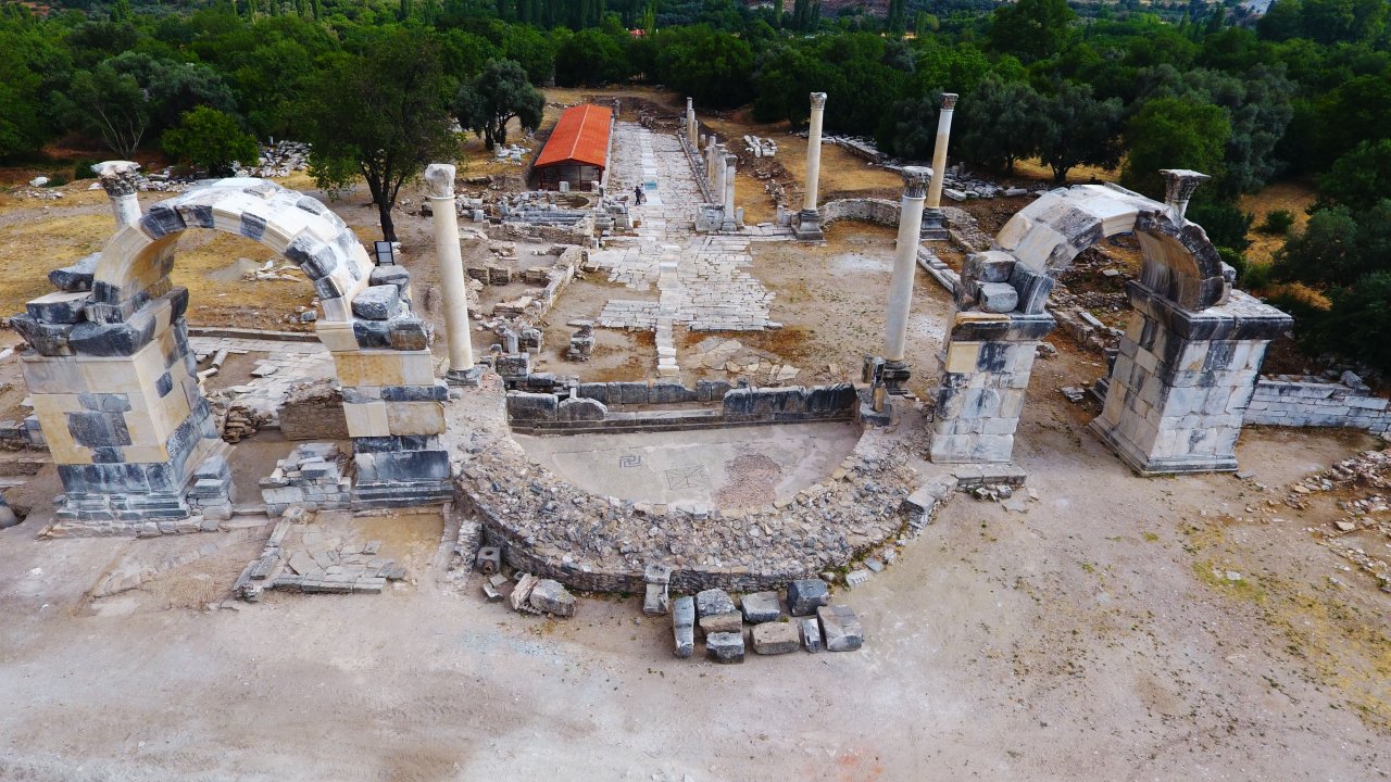 Gladyatörler kentinin şehir kapısı yıllar sonra yeniden ayağa kaldırıldı