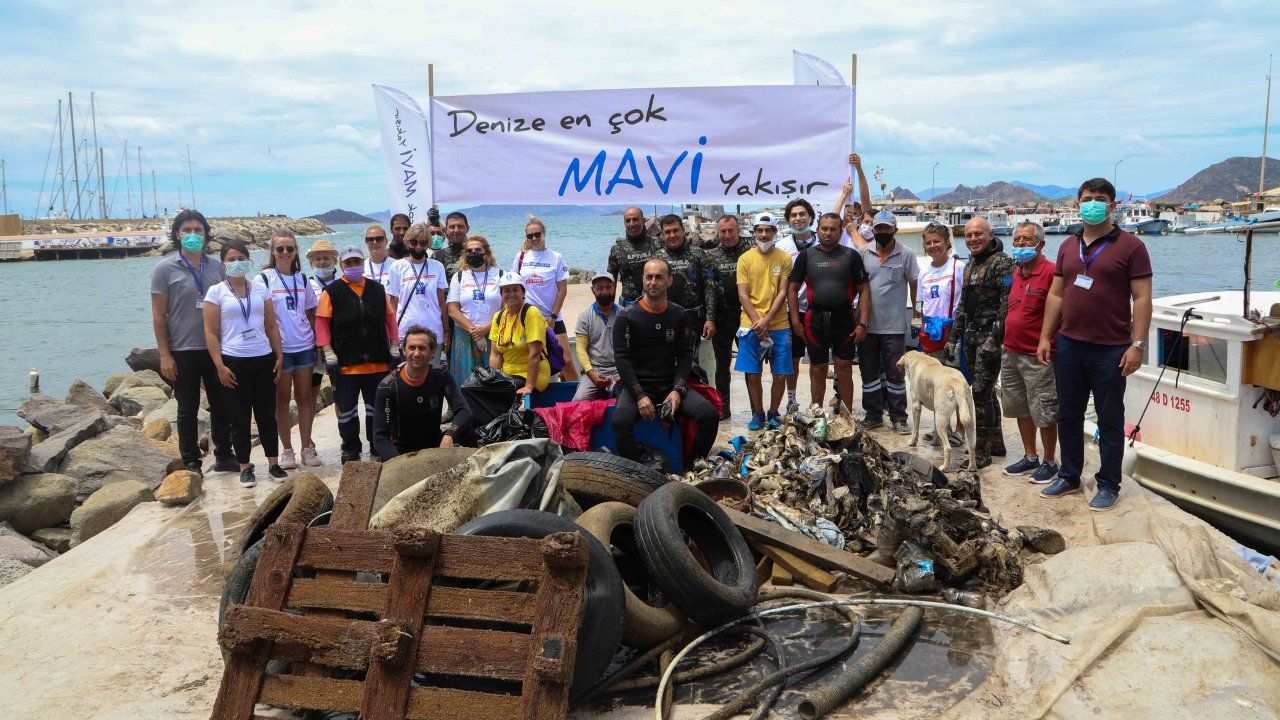 Turgutreis’te deniz dibi temizliği