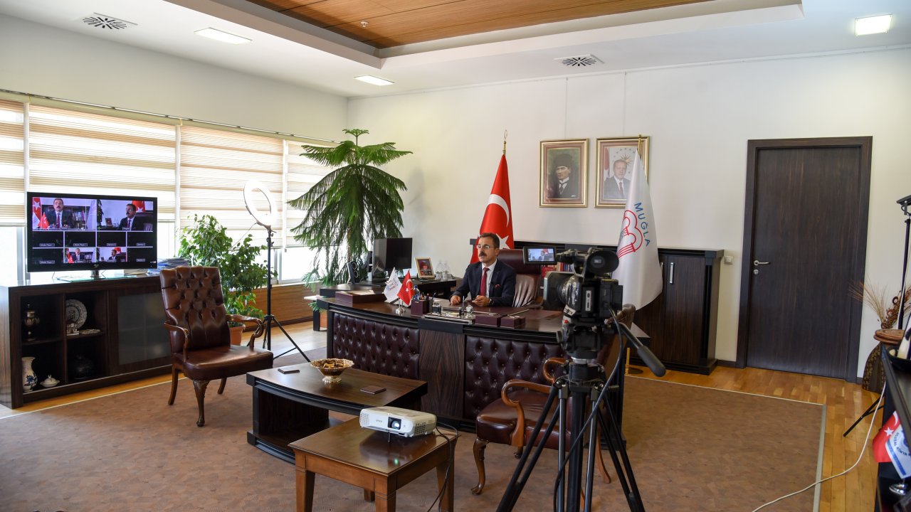 Rektör Çiçek, Gerçekleştirilen Hizmetlerin Değerlendirmesini Yaptı