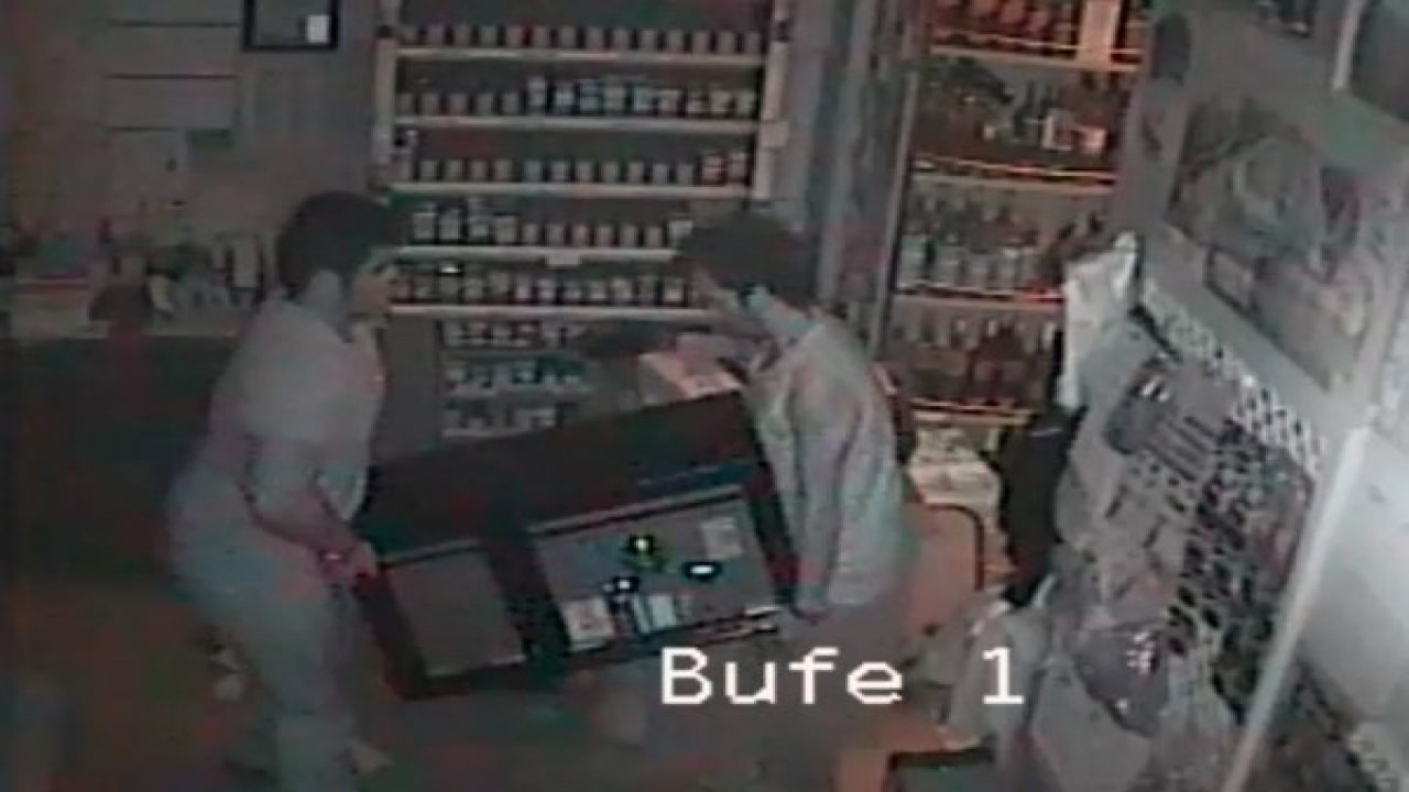 Hırsızlar kameralara yakalandı