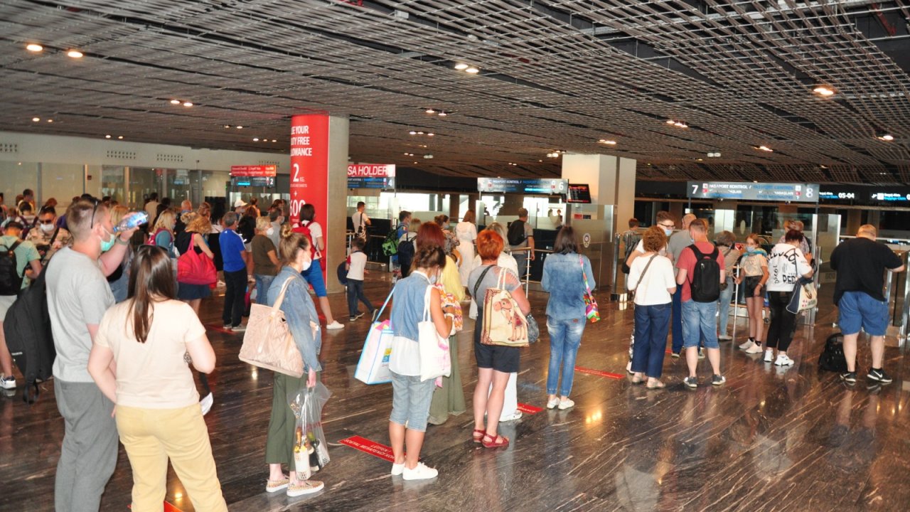 Bodrum'a Rusya'dan ilk turist kafilesi geldi