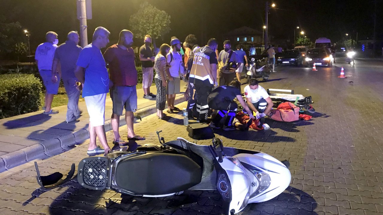 İki motosiklet çarpıştı: 4 yaralı