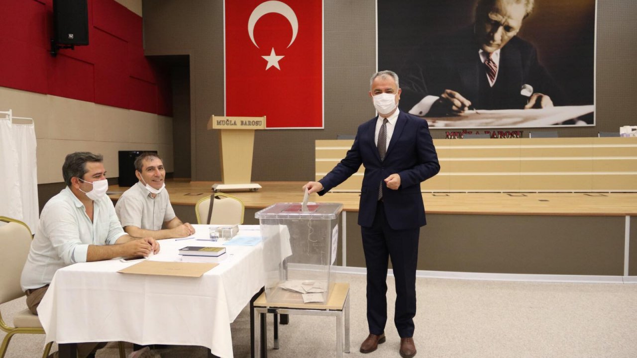 Cumhur Uzun yeniden Baro Başkanı