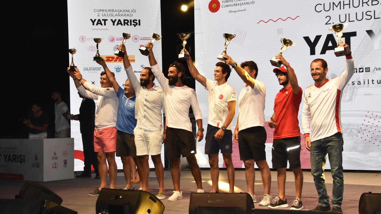 Cumhurbaşkanlığı 2. Uluslararası Yat Yarışları'nın ödülleri sahiplerini buldu