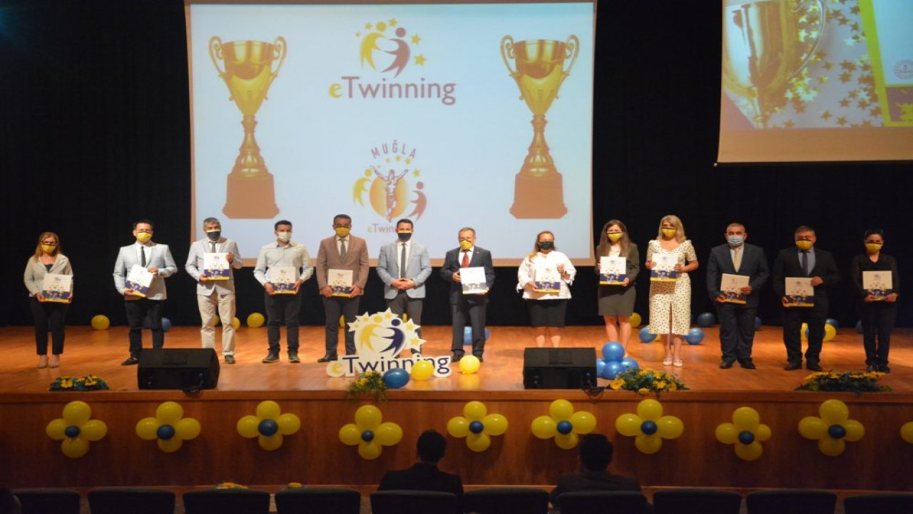53 eTwinning OKULU ödüllendirildi