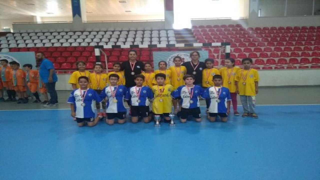 Hentbolcular Amasya’dan İkincilikle Döndü