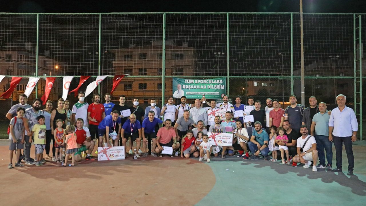 Ayak Tenisi Turnuvası’nda Ödüller Sahiplerini Buldu