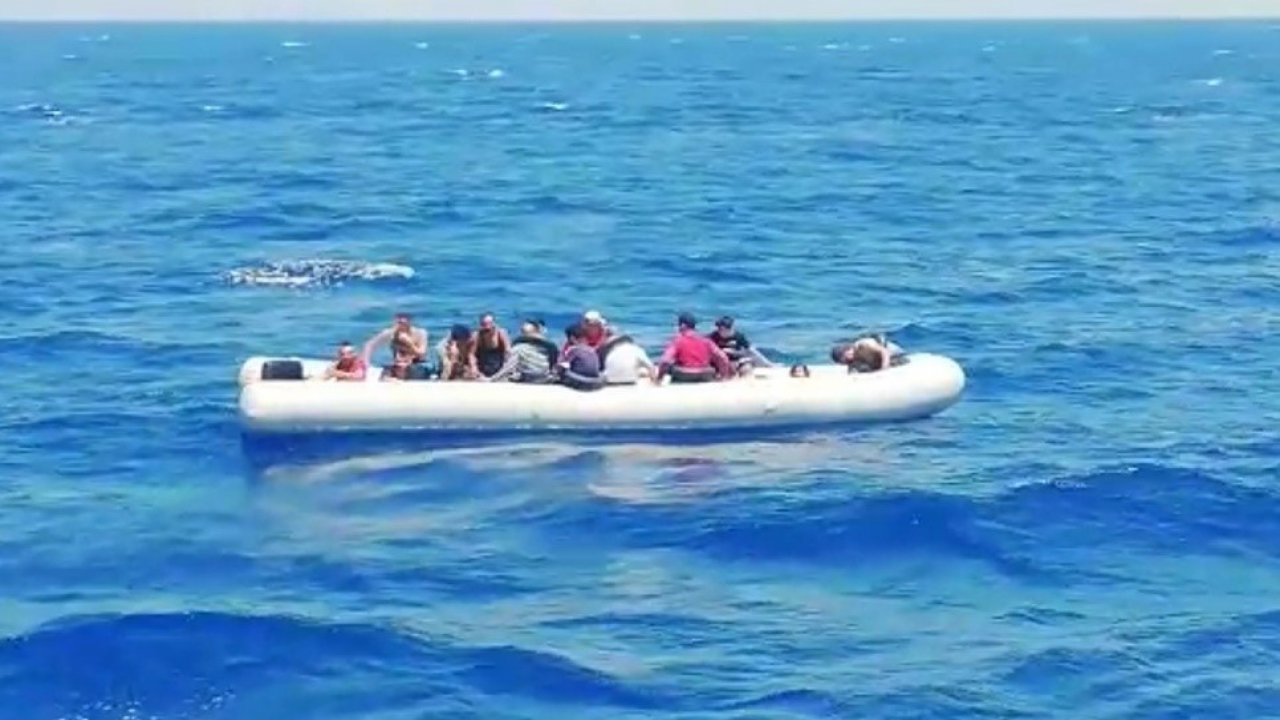 19 düzensiz göçmen kurtarıldı