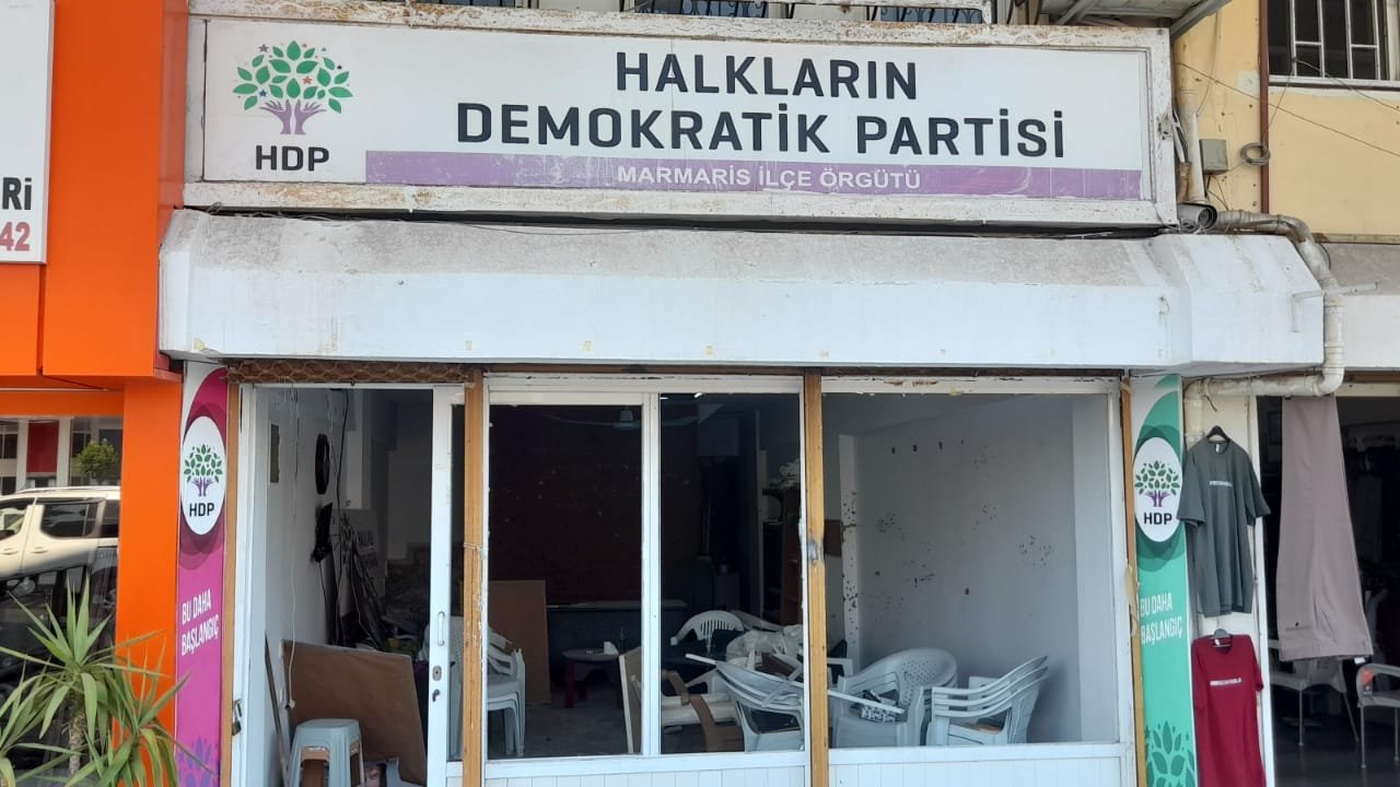 HDP İLÇE BİNASINA SALDIRI