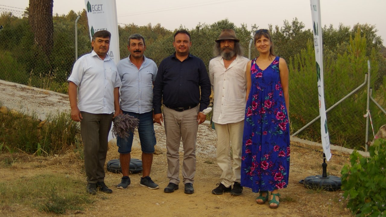 Öğrencilere burs olan lavantalar hasat edildi