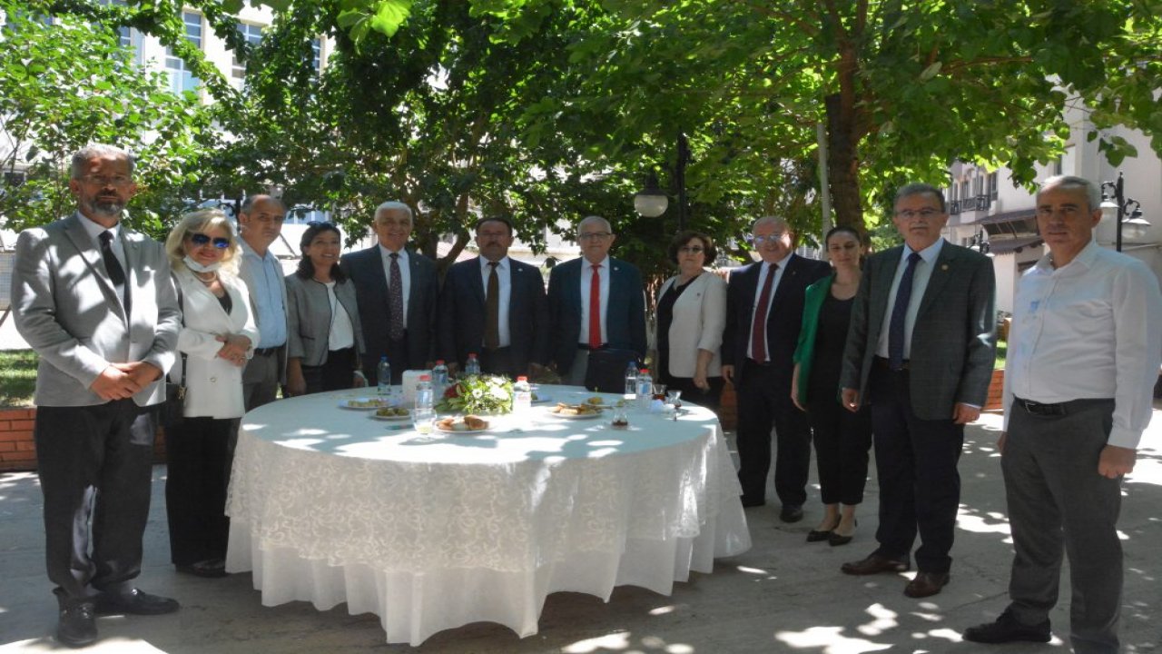 CHP’nin bayramı İYİ geçti