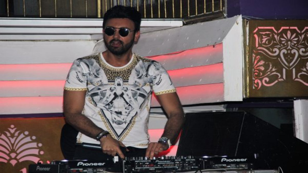 Dev ayakkabı firmasının varisi Dj’lik yapıyor