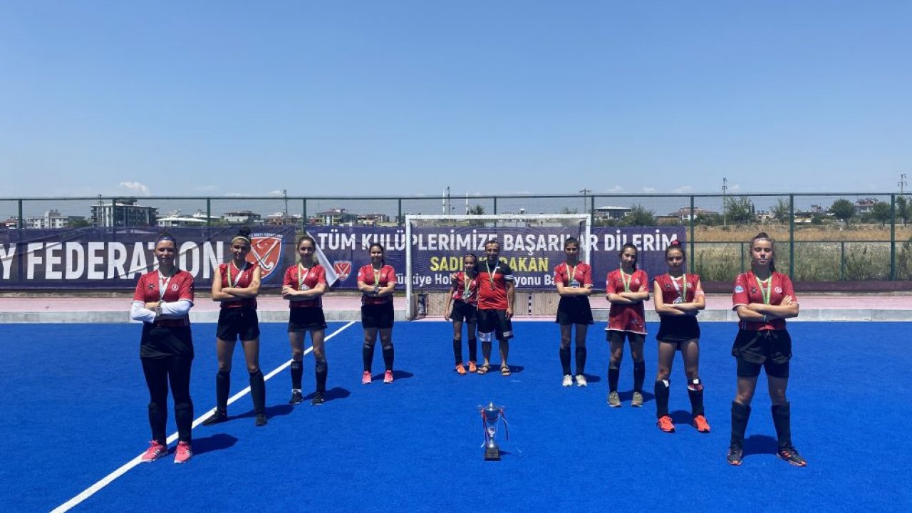 HOKEY TAKIMI TÜRKİYE İKİNCİSİ OLDU