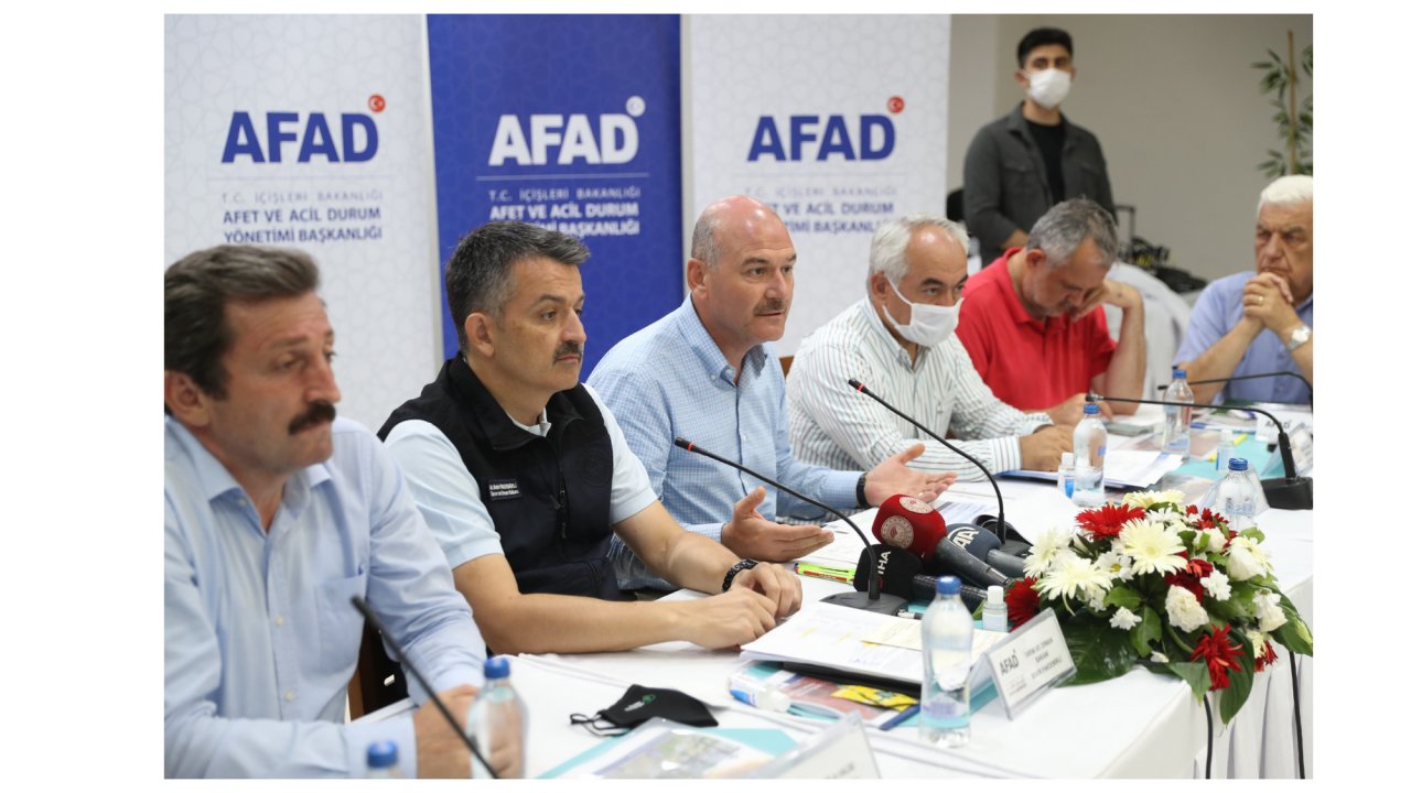 BAKAN PAKDEMİRLİ, MARMARİS’TEKİ YANGINLARLA İLGİLİ KONUŞTU