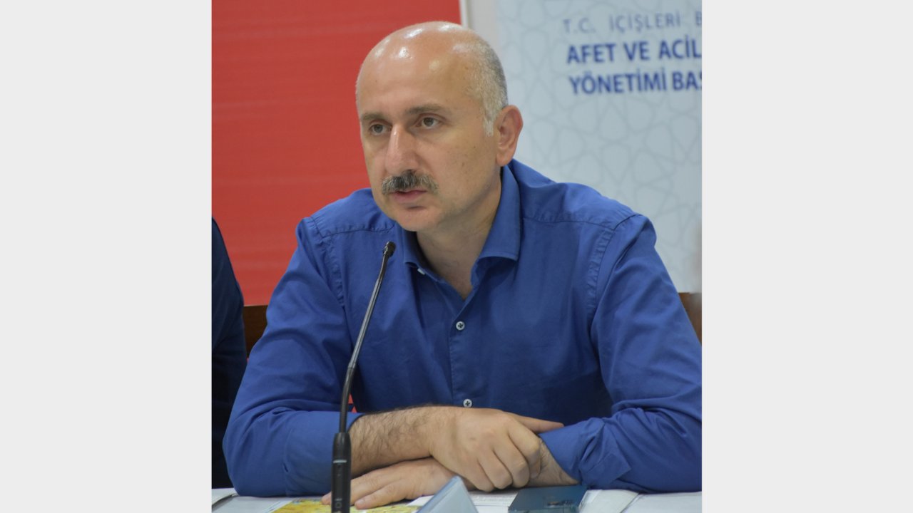 Ulaştırma ve Altyapı Bakanı Karaismailoğlu, Marmaris'te yangınlarla ilgili değerlendirmede bulundu