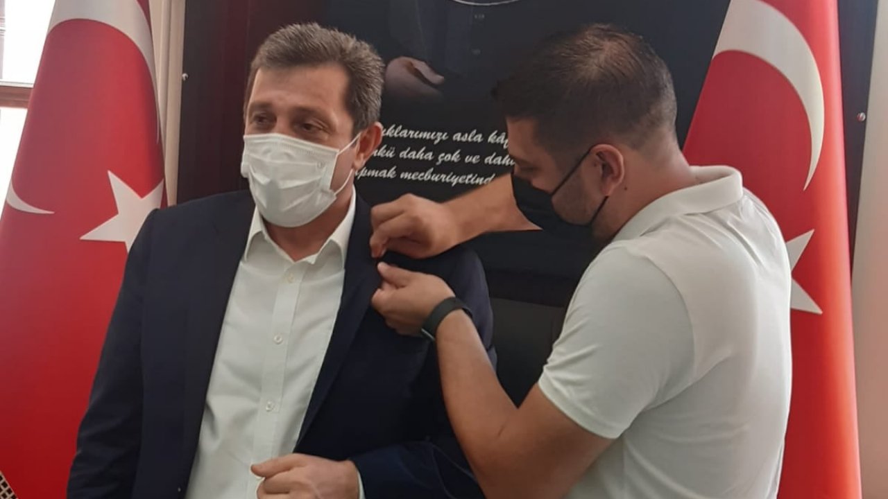 VALİ TAVLI’YA MUĞLASPOR ROZETİ