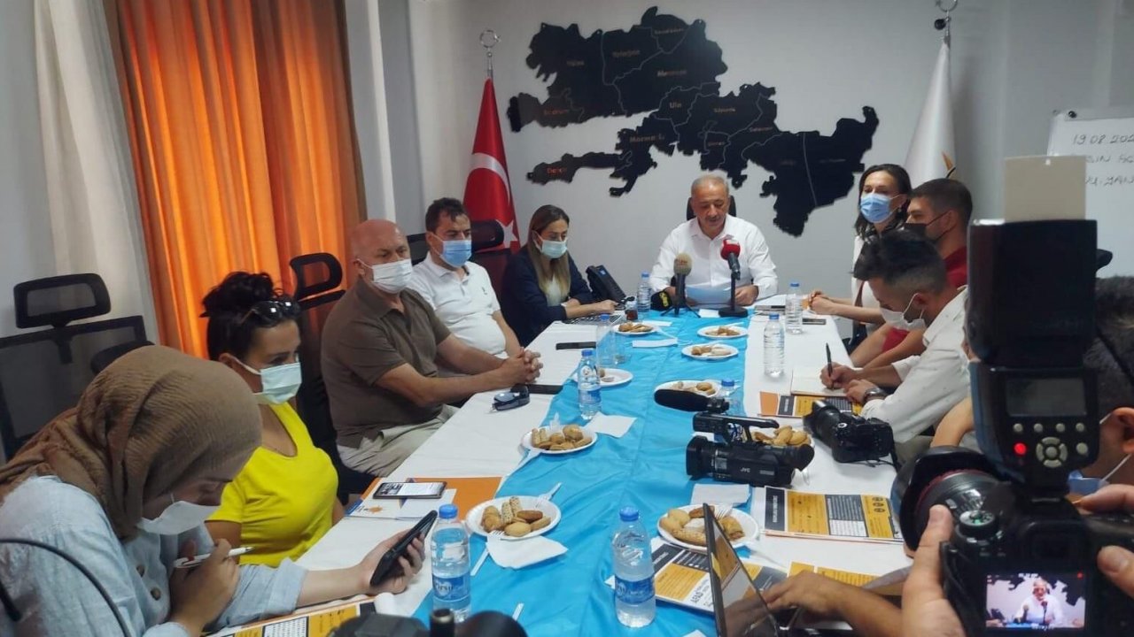 AK PARTİ İL BAŞKANI METE: “HALKI GALEYANA GETİRME ÇALIŞMALARI”