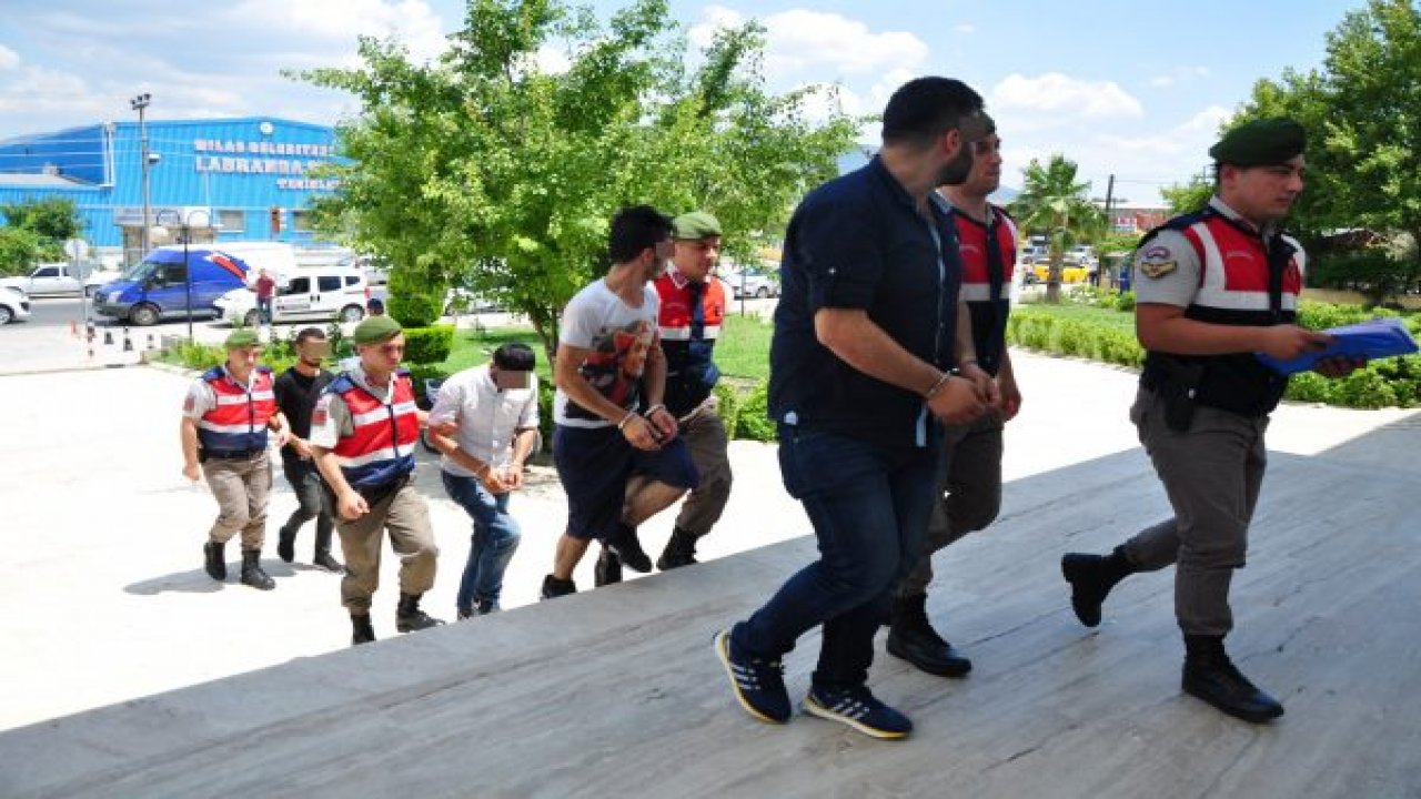 Sahte dolarla yakalandılar