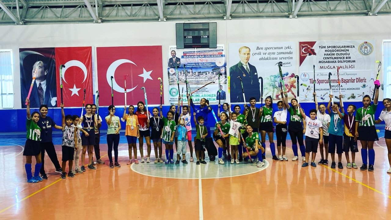 Hokey takımları buluştu