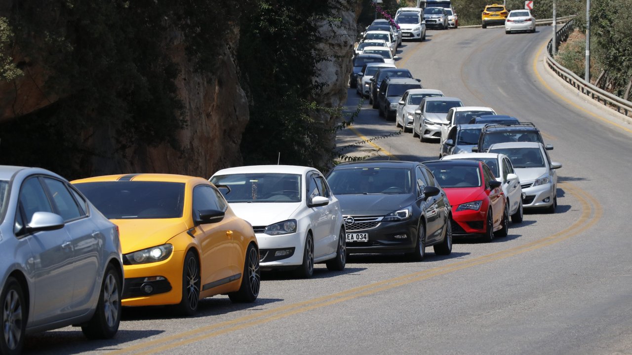 MUĞLA’DA ARAÇ SAYISI ARTTI