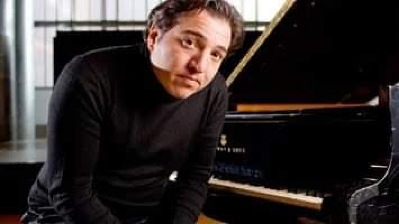 FAZIL SAY’DAN GÜRÜLTÜ İSYANI! Sanat faaliyetleri mi arabesk mekancılar mı?