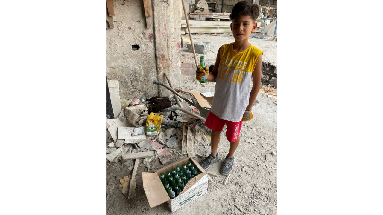 İlkokul öğrencisinden örnek davranış