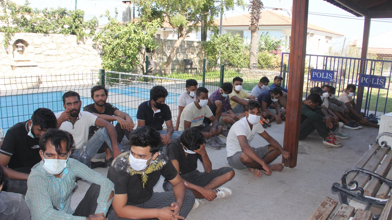 Datça'da 50 düzensiz göçmen yakalandı