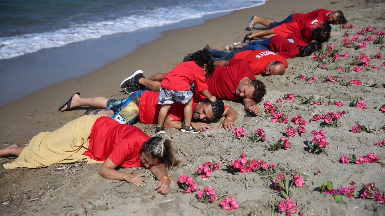 Umuda yolculuğun simgesi ‘Aylan bebek’ anıldı