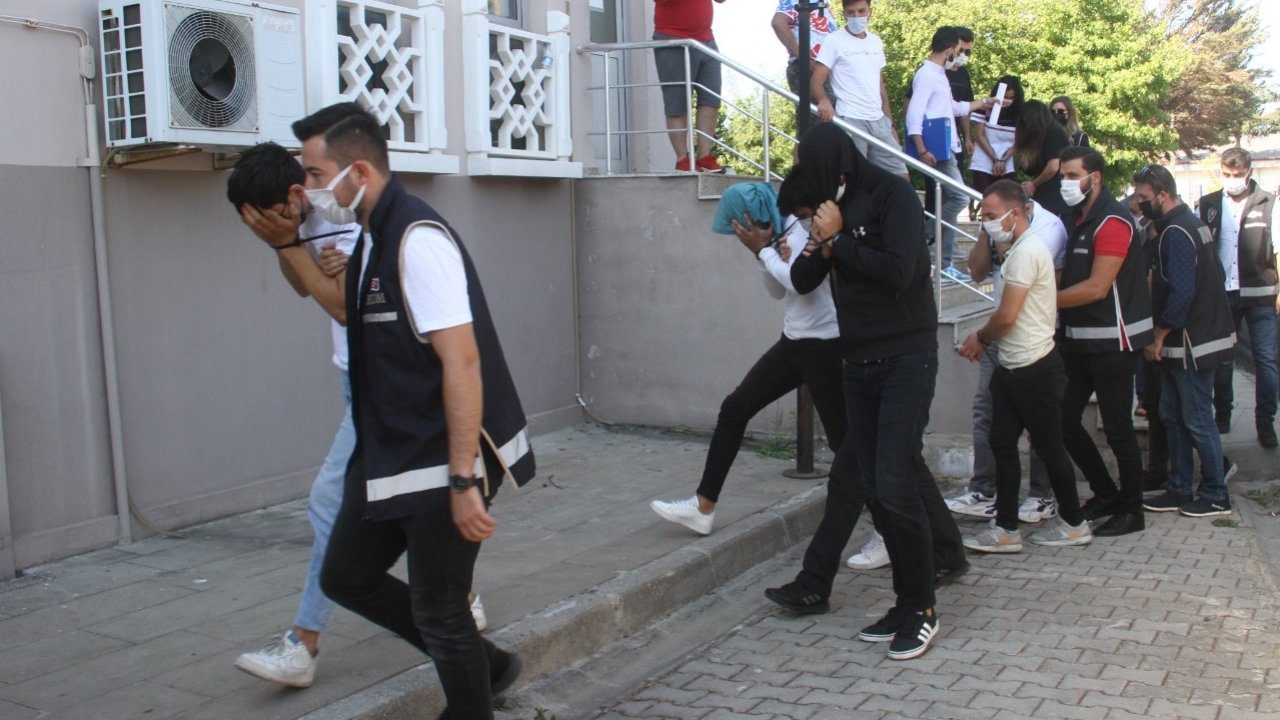 3 milyon TL dolandıran şüpheliler yakalandı