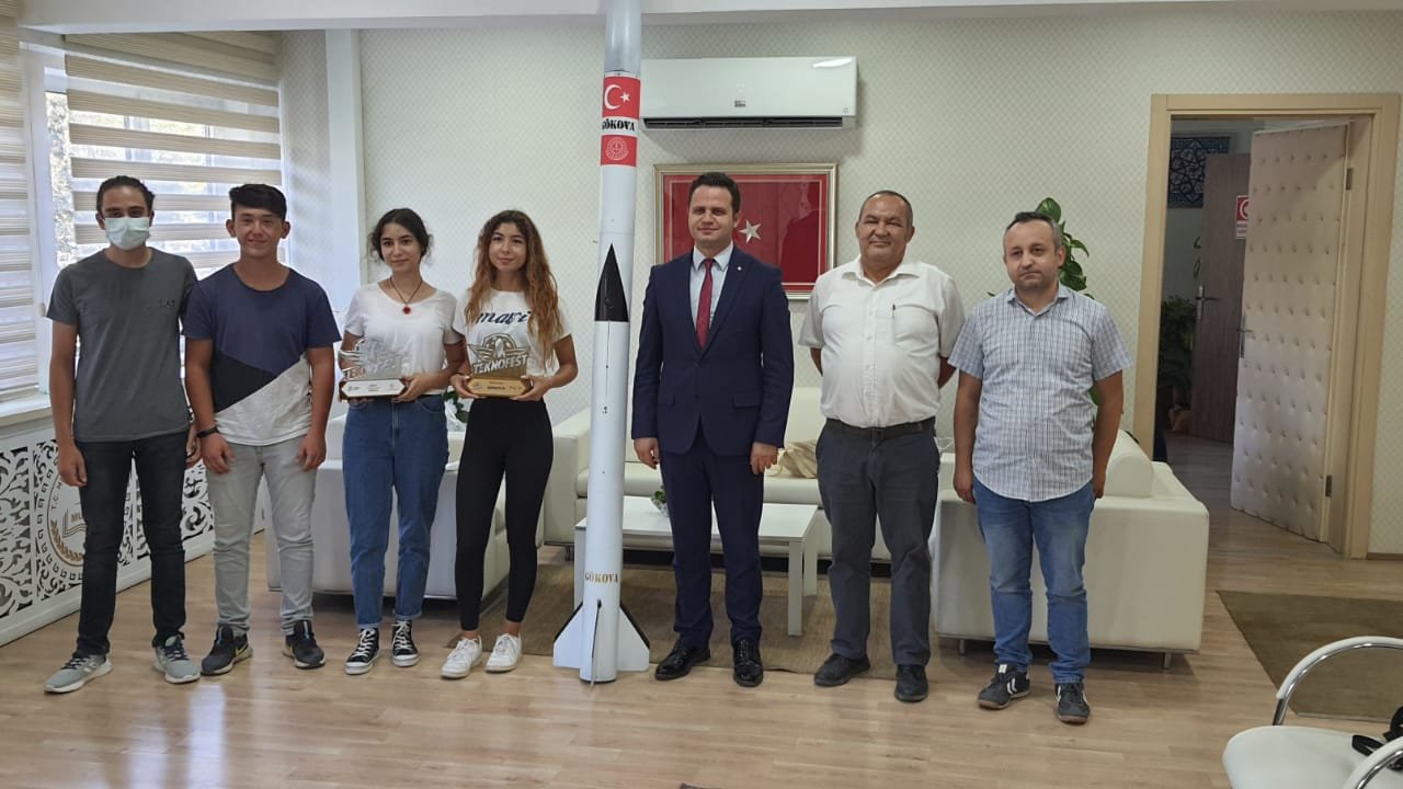 GÖKOVA ROKET TAKIMI BAŞARILARIYLA GÖZ KAMAŞTIRIYOR