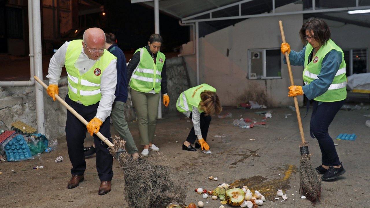 PAZAR ATIKLARI GÜBREYE DÖNÜŞÜYOR