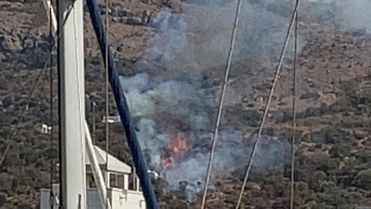 Bodrum'da makilik alanda çıkan yangına müdahale ediliyor
