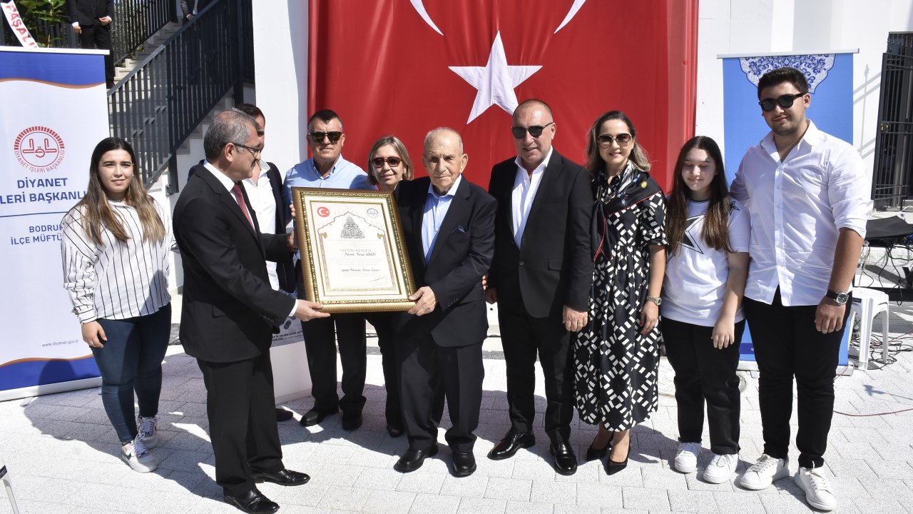 BODRUM'DA BİR HAYIRSEVER EŞİNİN VASİYETİ ÜZERİNE CAMİ YAPTIRDI