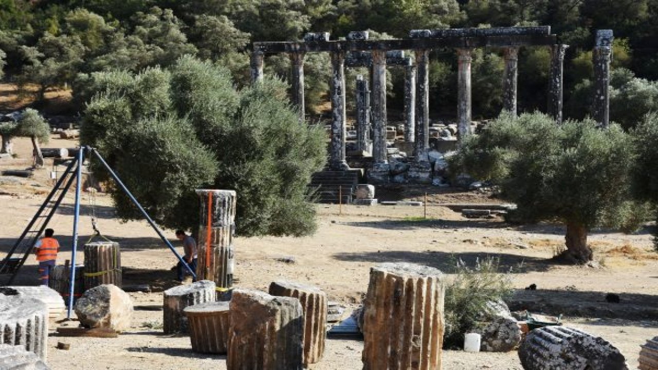 ZEUS TAPINAĞI YENİ SÜTUNLARIYLA ESKİ İHTİŞAMINA KAVUŞACAK