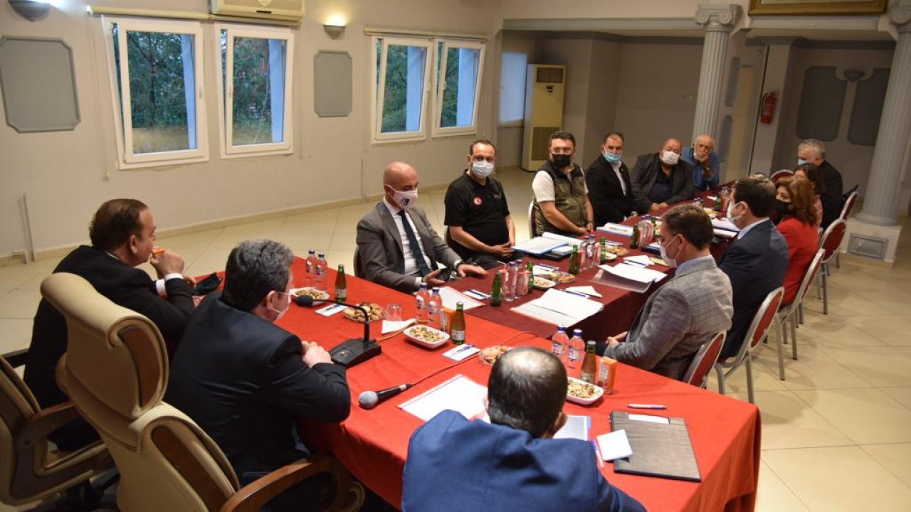 VALİ ORHAN TAVLI YATAĞAN’DA MUHTARLARLA BİR ARAYA GELDİ