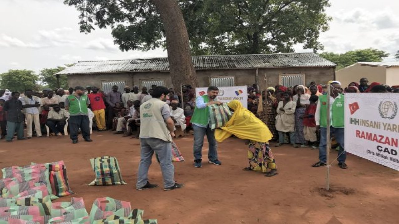 Afrika'lı mültecilere yardım