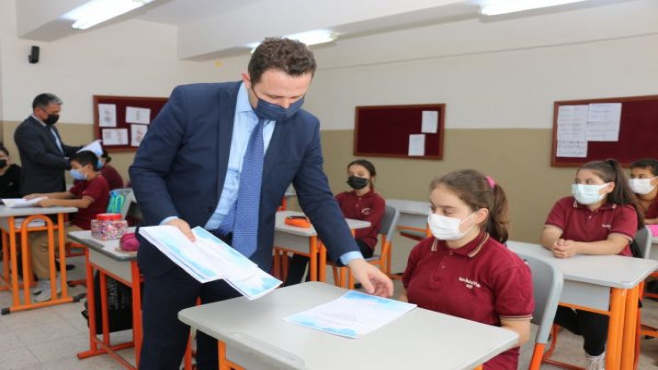 8. SINIF ÖĞRENCİLERİNE SORU FASİKÜLLERİ DAĞITILDI