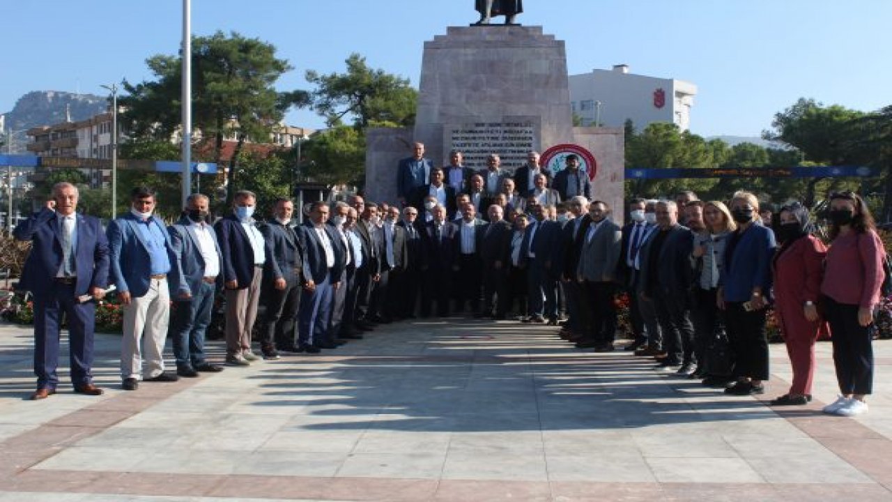 MUHTARLAR GÜNÜ ÇELENK TÖRENİYLE KUTLANDI