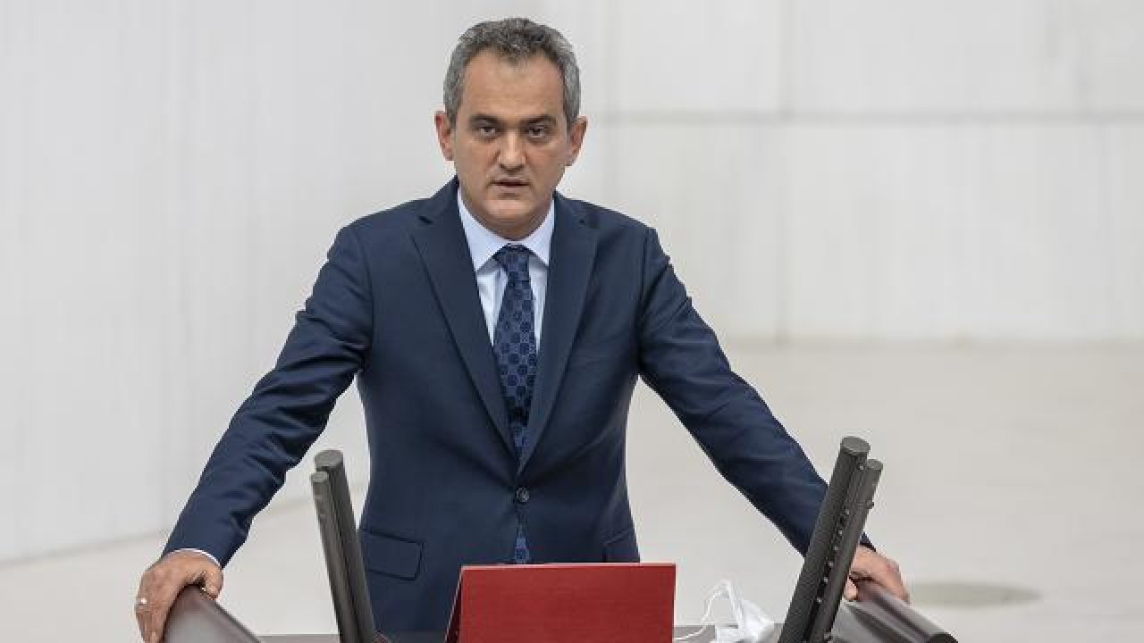 BAKAN ÖZER: “TELAFİ EĞİTİMİNDEKİ KİTAPLAR ÜCRETSİZ OLACAK”