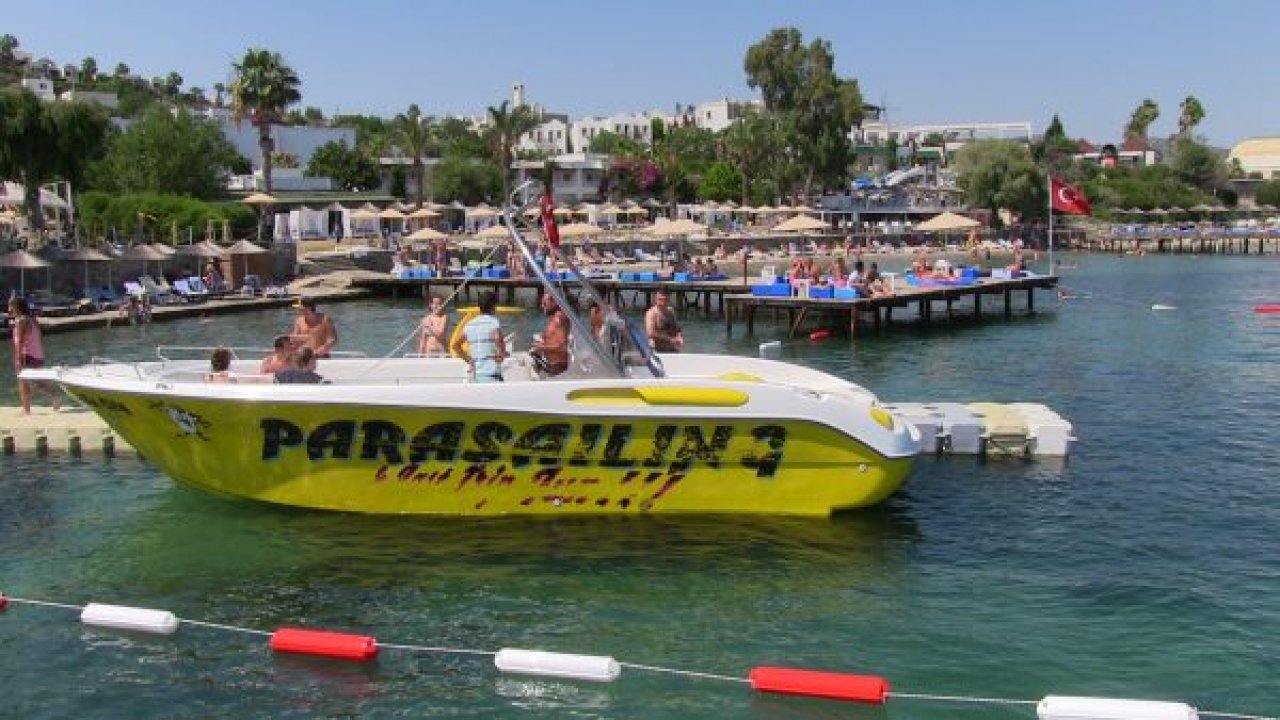 Bodrum sahilleri doldu taştı